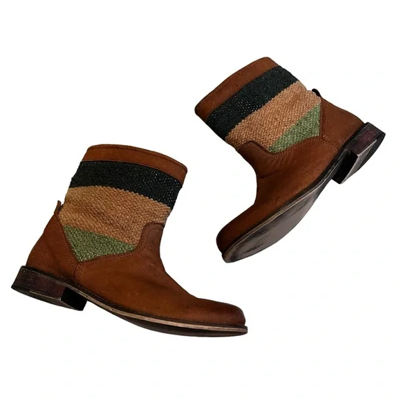 Seychelles Cowboy Leather and Woven Fabric Boots, Sz 10 - Picture 9 of 12